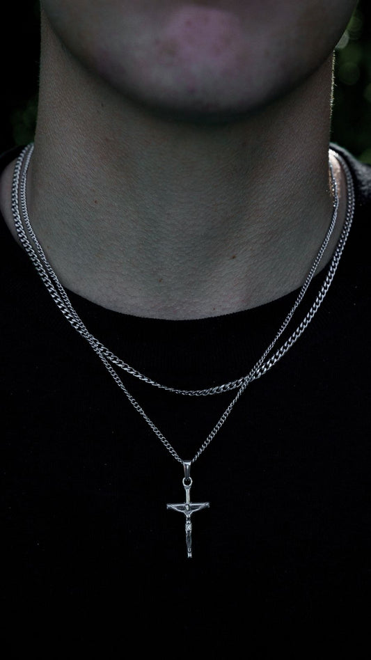 Cruz Pendant Necklace
