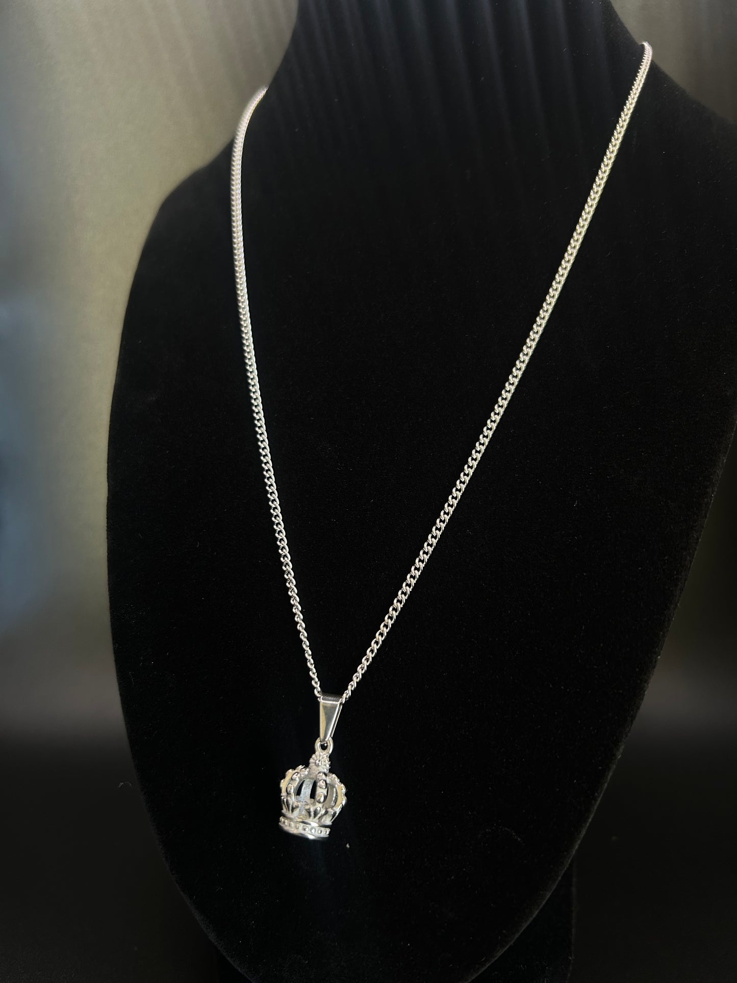 Corona Pendant Necklace