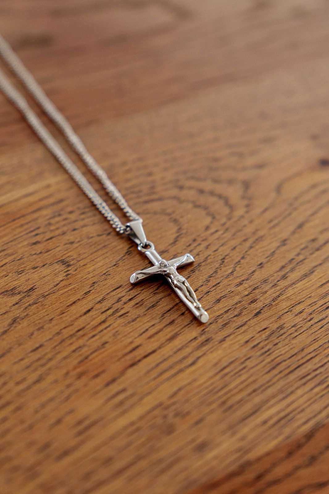 Cruz Pendant Necklace