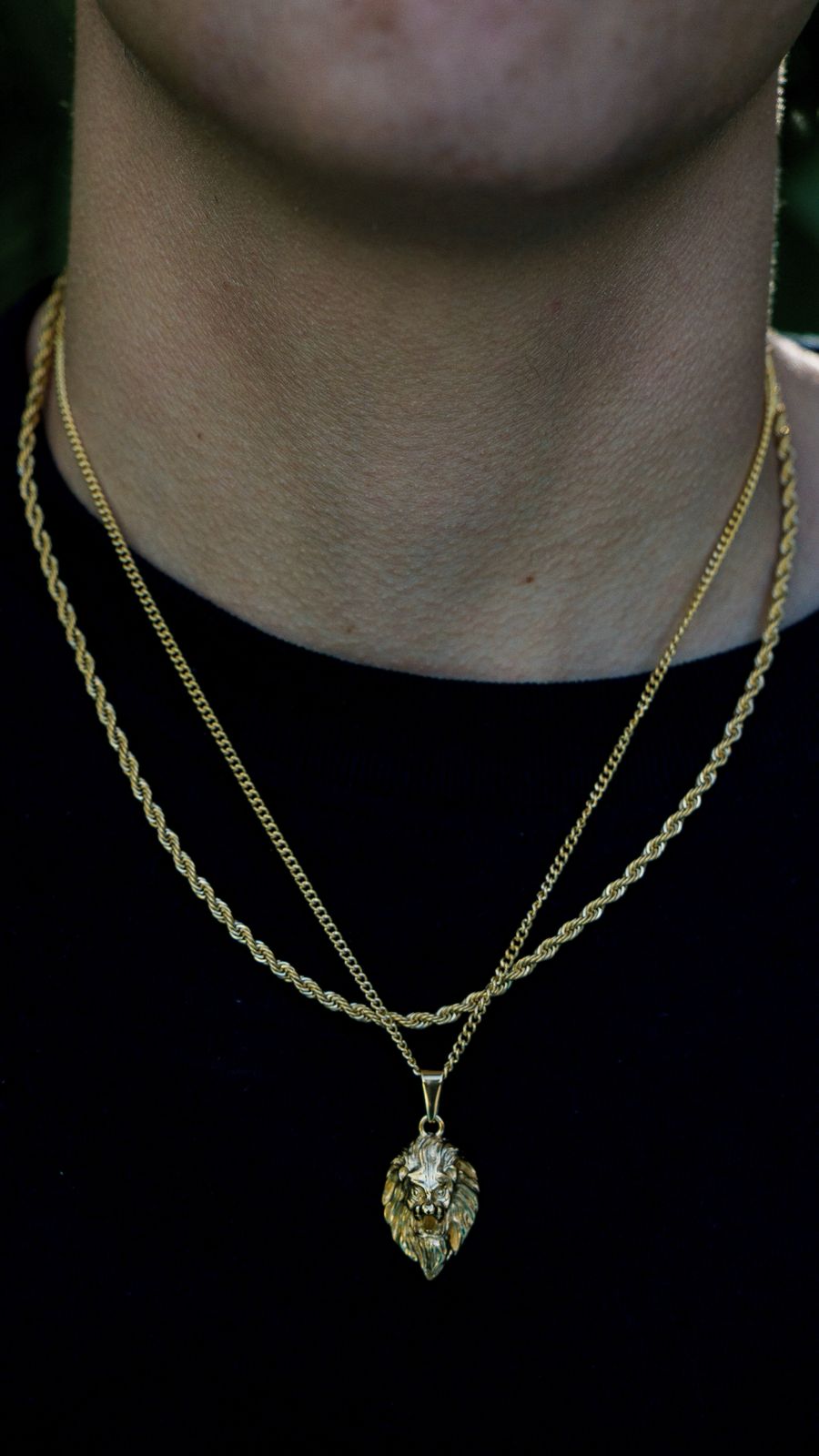 Leon Pendant Necklace